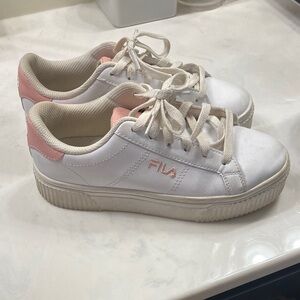 Fila Sneakers in White and Pink